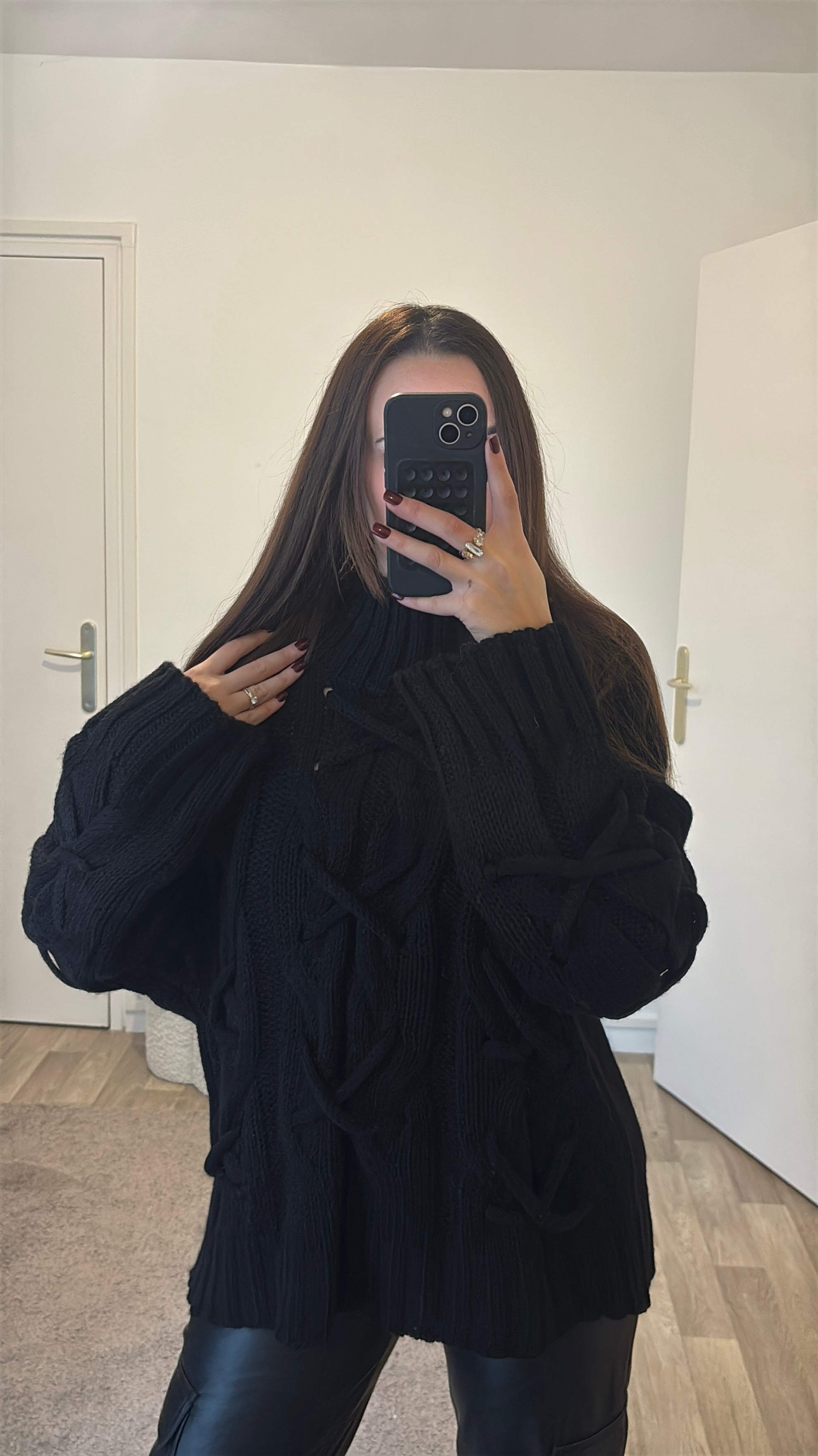 Pull en crochet noir