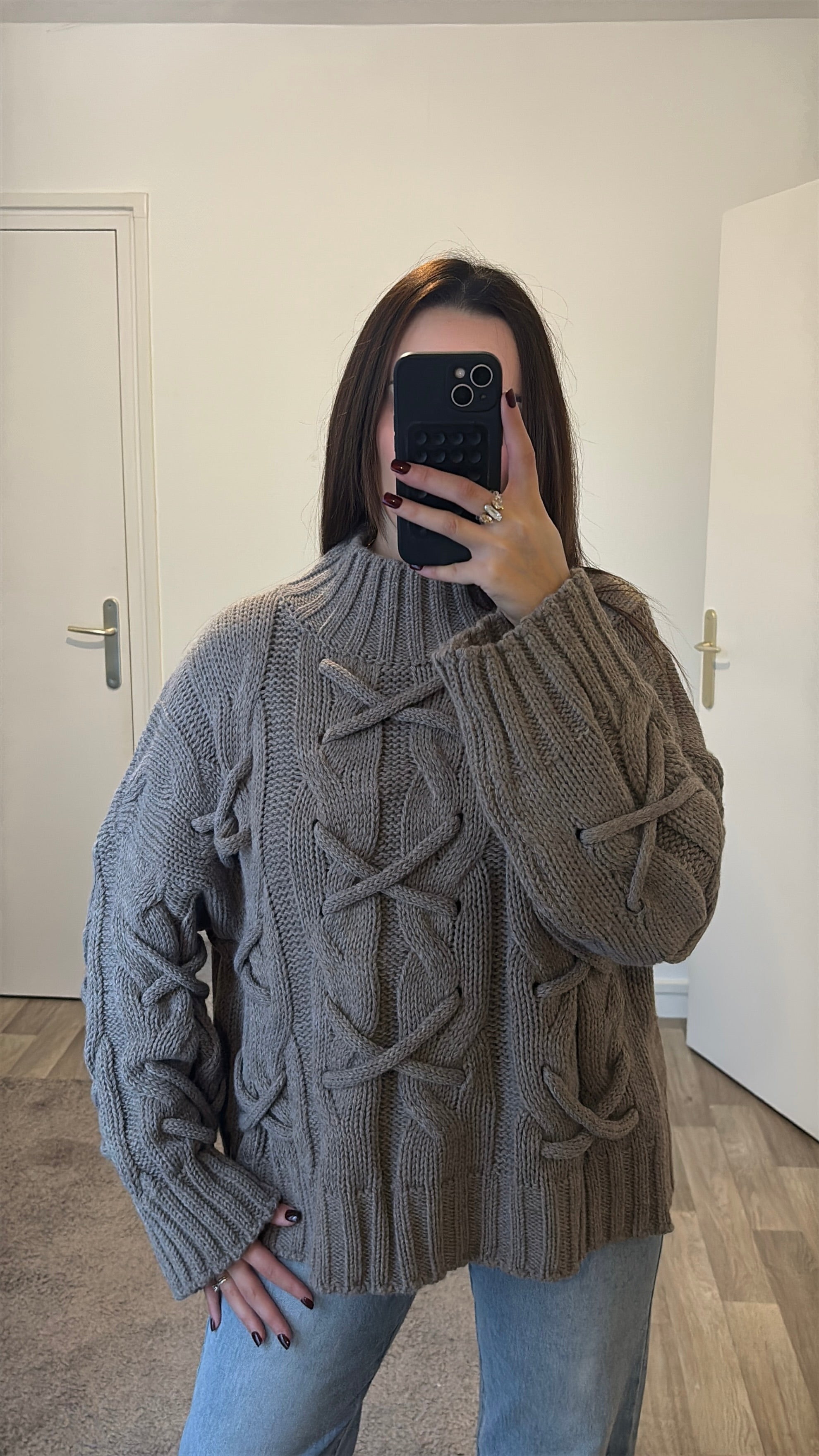 Pull en crochet taupe