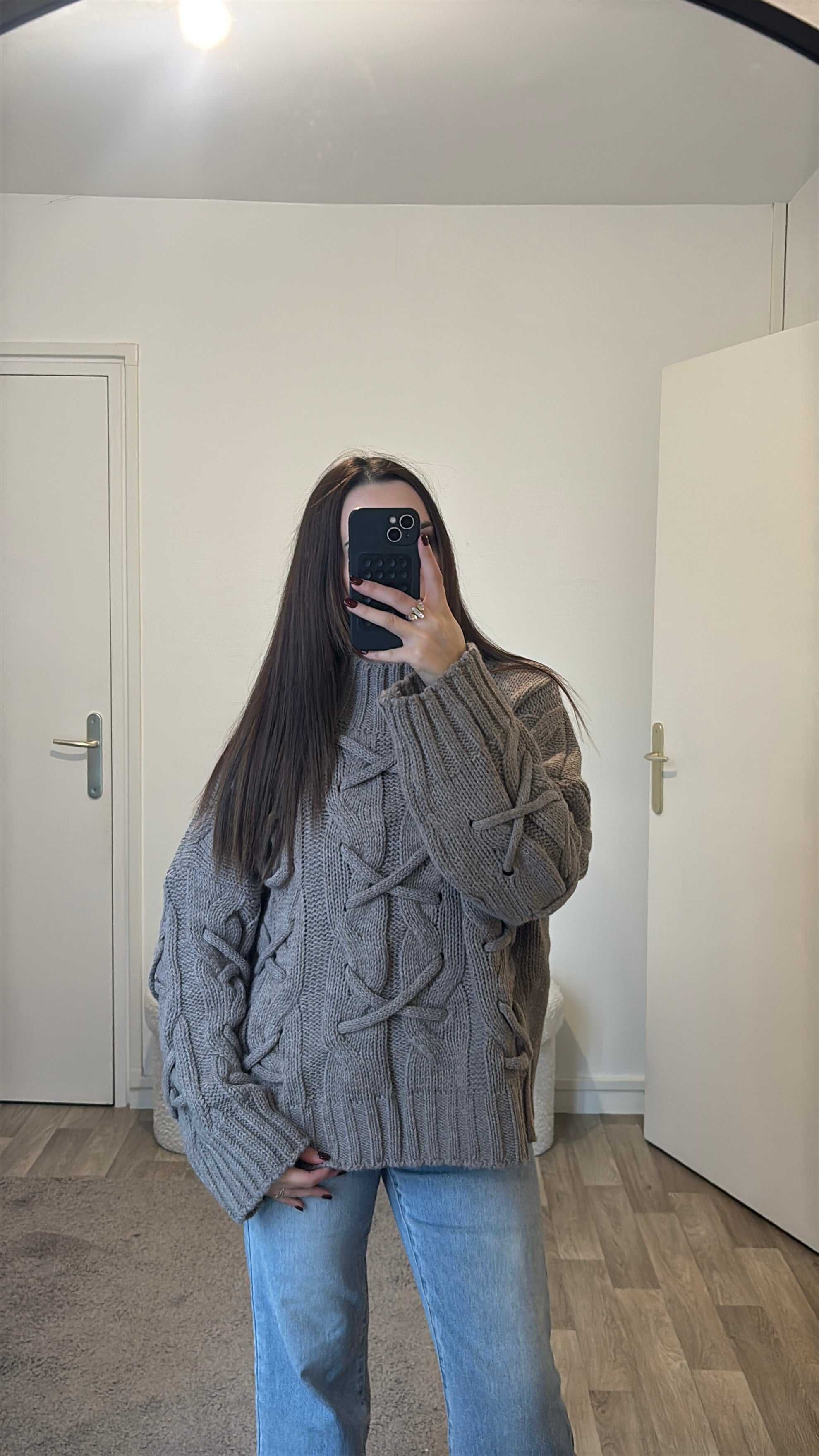 Pull en crochet taupe